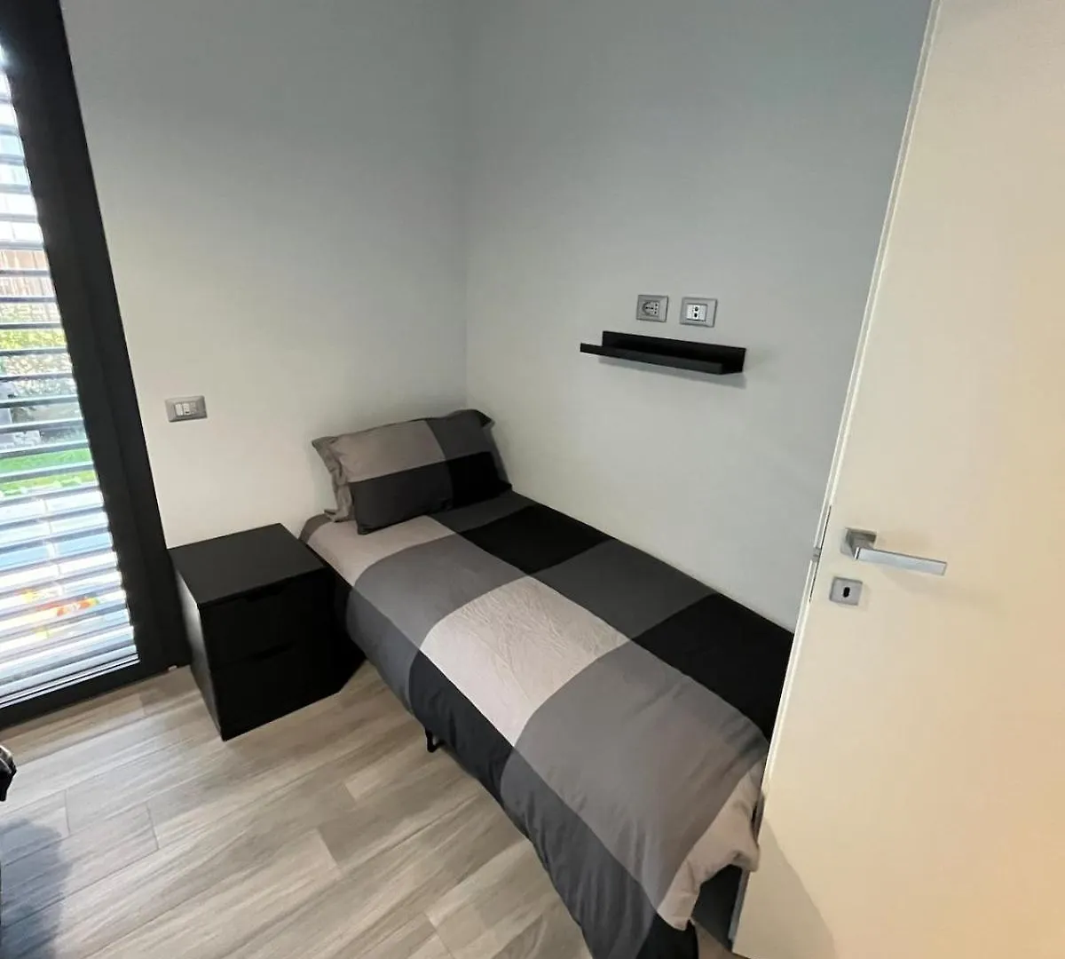 Casa Darcellas Trilocale In A4 Con Giardino Dalmine 0*,